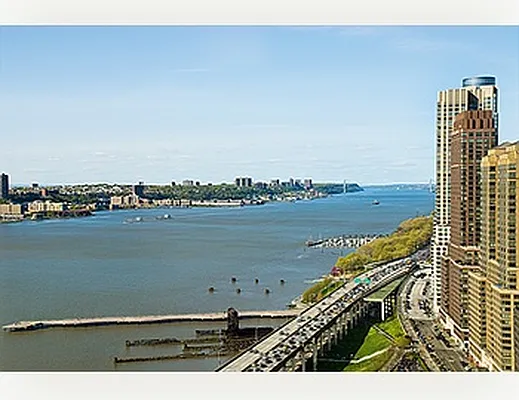 Sold by Nest Seekers International | media 15