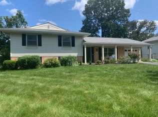 104 N Lincoln Ave, Sterling, VA 20164
