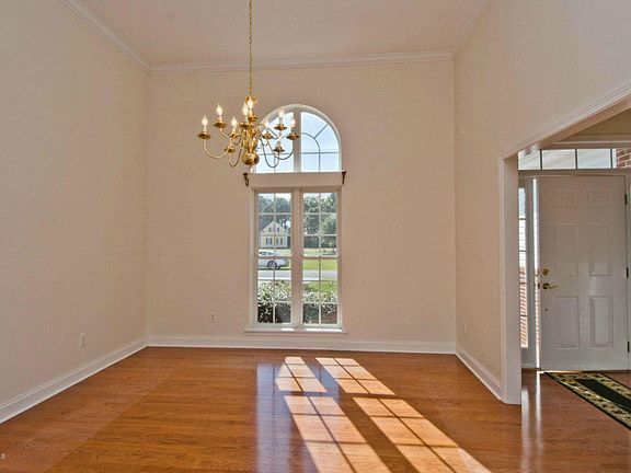 5th image of 219 Island View Dr