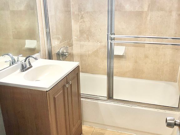 5th image of 12813 Caswell Ave #4