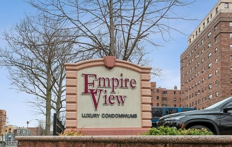 1st image of 70 S Munn Ave #608