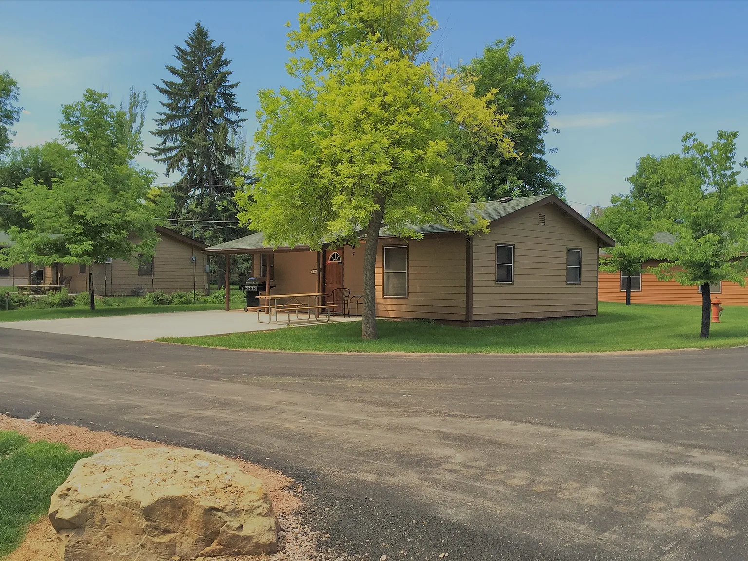 2 bed, 740 sqft, $995 — Photo 1