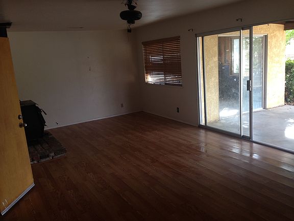4th image of 9906 Lincoln Ave
