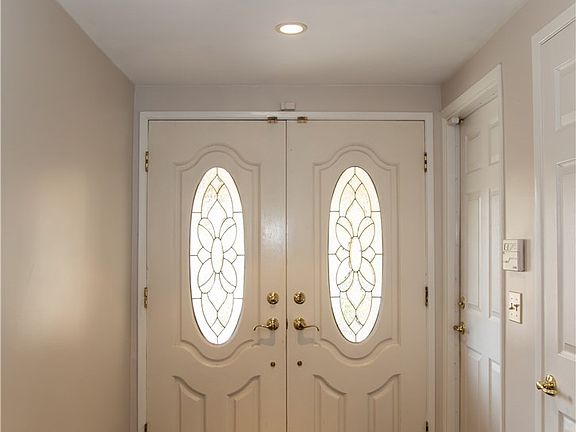 5th image of 4233 Ironwood Ave