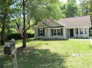 7 Mary Elizabeth Dr, Beaufort, SC 29907