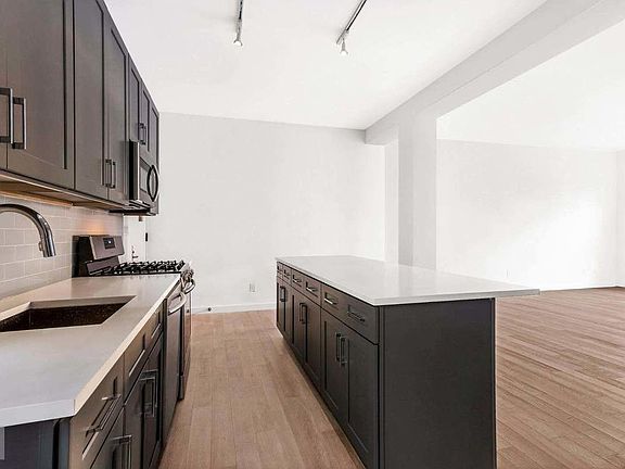 3rd image of 862 Union St #2AA
