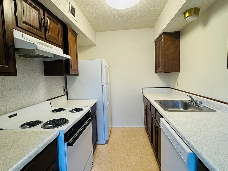 2901 Helena Ave — Photo 42