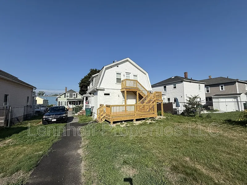 2 bed, 1.0 bath, $2,000 — Photo 2