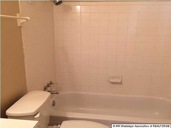 5th image of 2990 Fairmeadow Dr