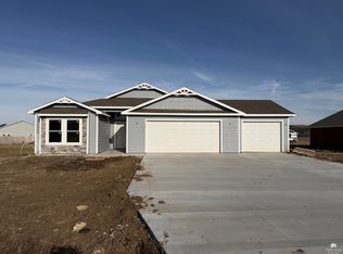 111 Cedar Cir, Alma, KS 66401