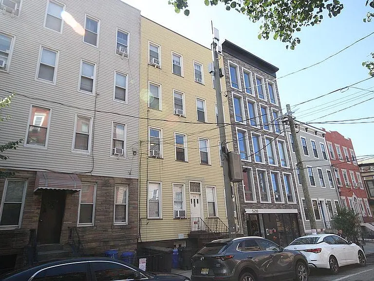 526 Adams St #1N — Photo 12