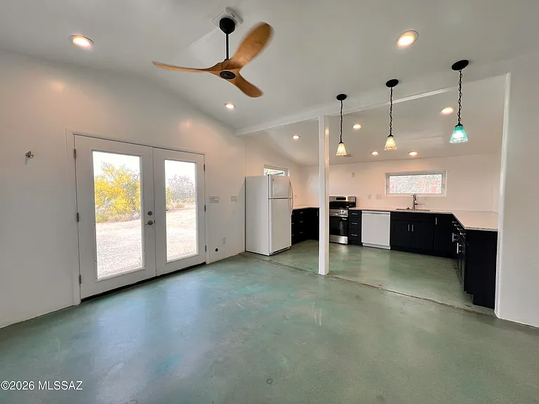 8751 N Burke Dr — Photo 4
