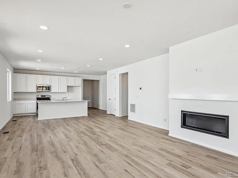 4192 Satinwood Dr — Photo 10
