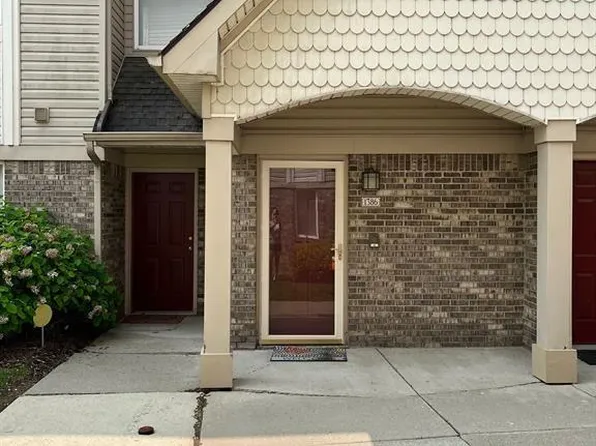 1388 Constance Dr, Pontiac, MI 48340