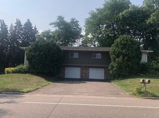 1606 Skillman Ave W, Roseville, MN 55113