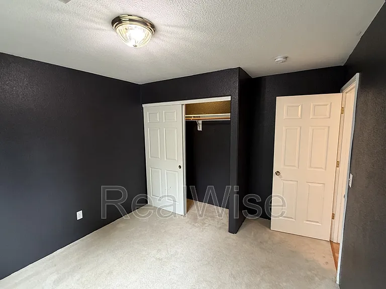1951 SW Betty Ln — Photo 7