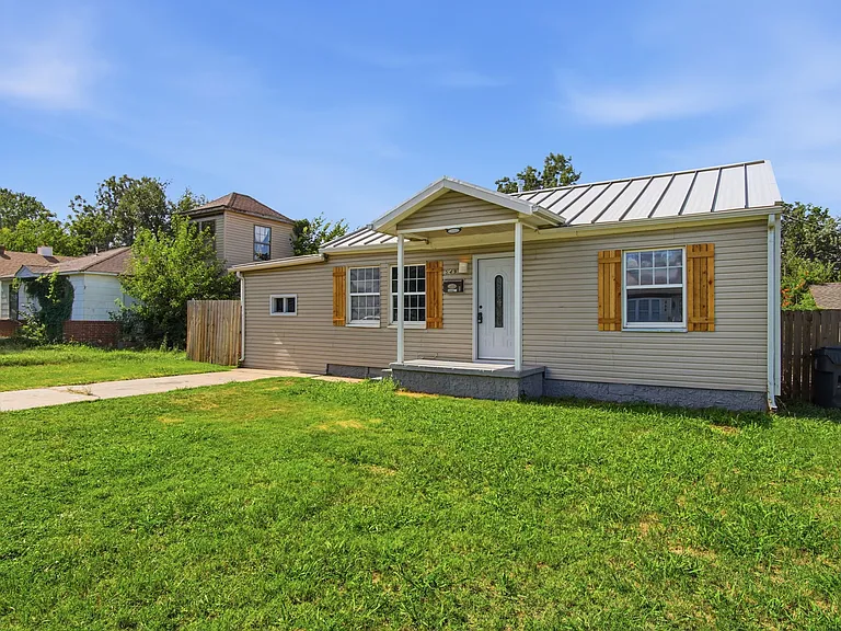 549 E Ercoupe Dr — Photo 33