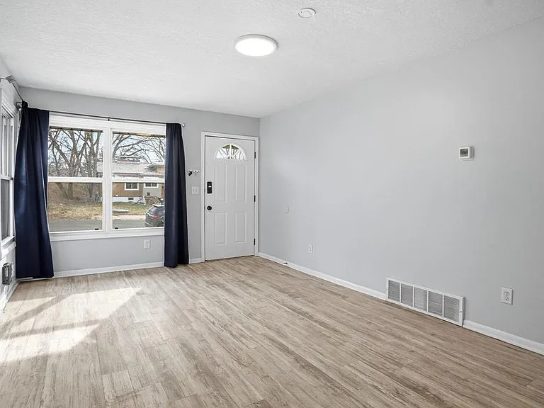 4628 Johnson St NE #4628 — Photo 12