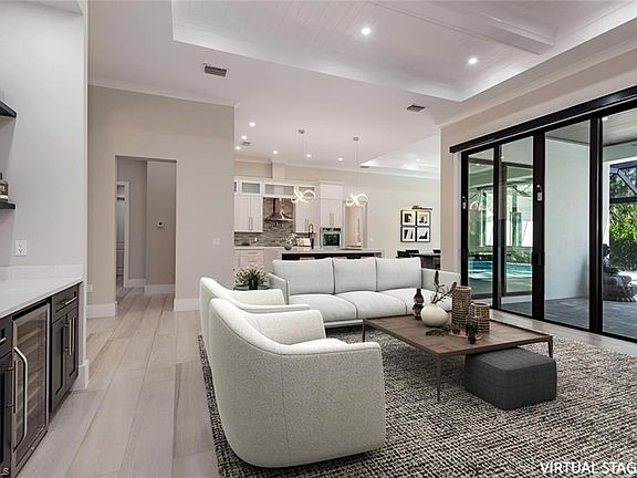 4th image of 662 9th ST SW