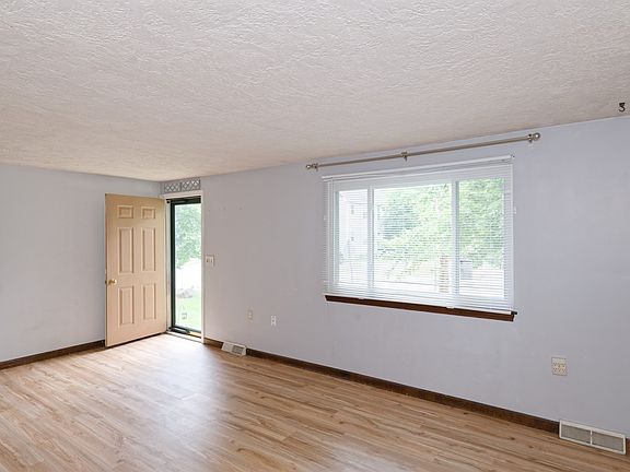 3rd image of 41 West St Unit 41