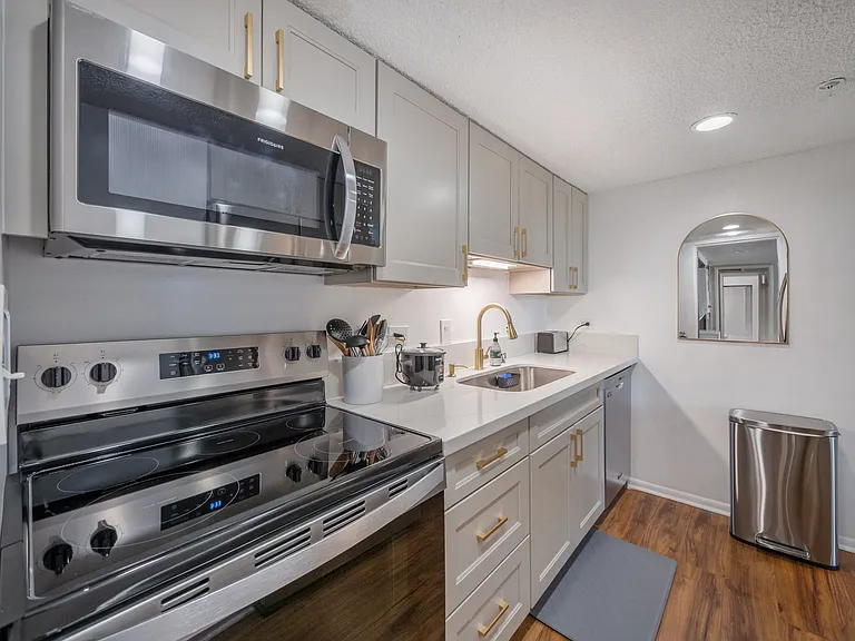 250 Ohua Ave #Penthouse I — Photo 12