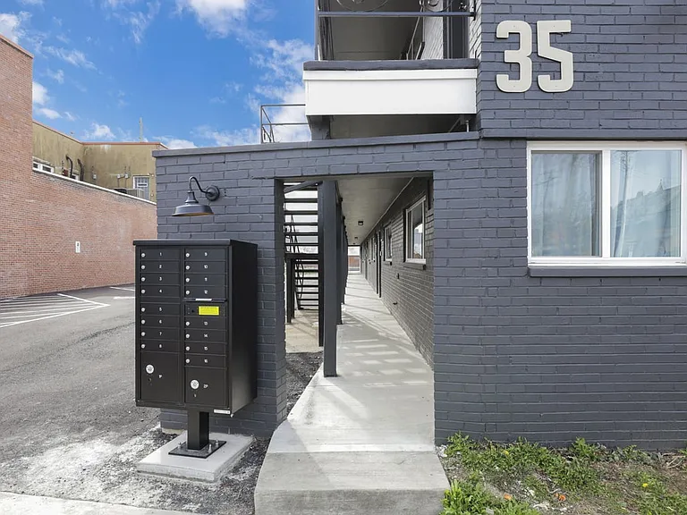 35 Parsons Ave #F — Photo 16