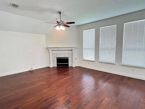 5th image of 3537 Brewster Dr