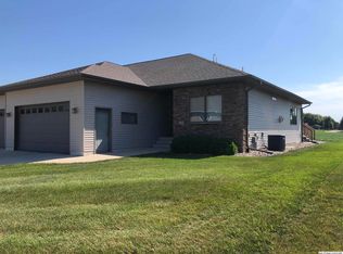 2141 Augusta Dr, Mason City, IA 50401