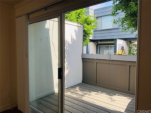 5th image of 18550 Hatteras St Unit 18