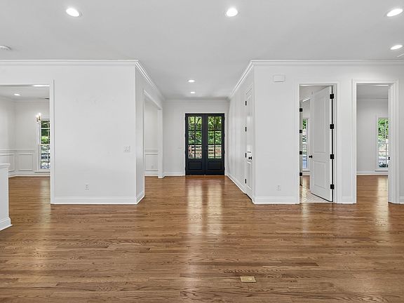 5th image of 5622 Hillview Dr