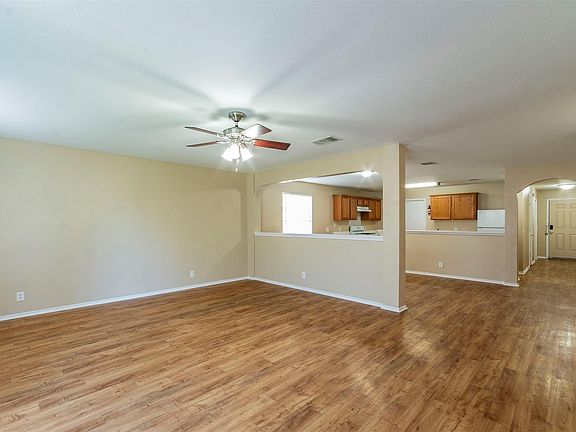 5th image of 207 Mitchell Dr