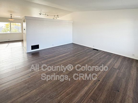 3rd image of 5942 Vallecito Dr