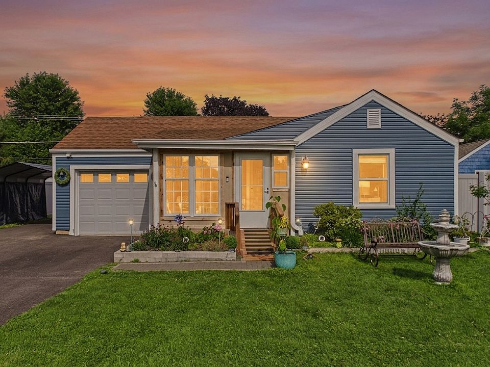 1st image of 207 2nd St