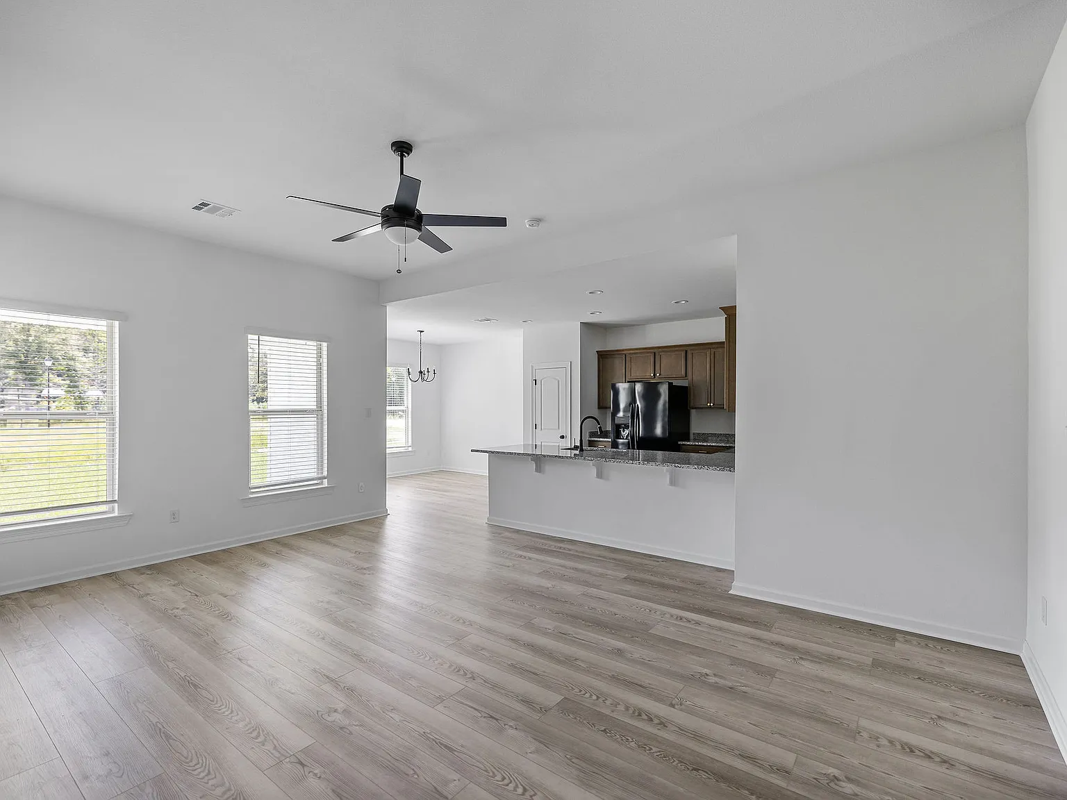 186 Southgate Drive - 1 — Photo 4