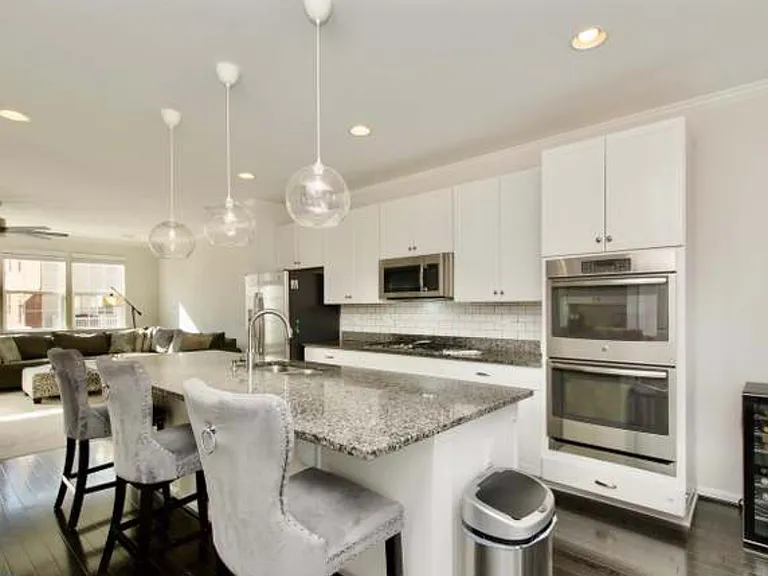 7812 Crescent Park Dr — Photo 10
