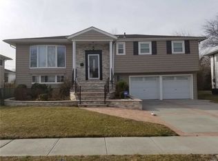 759 Eagle Dr, Valley Stream, NY 11581