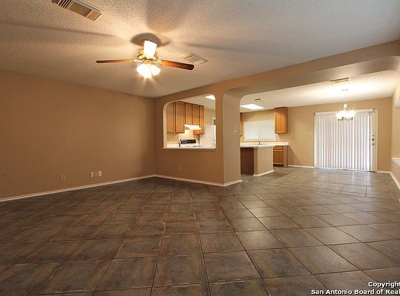 5th image of 15714 Walnut Creek Dr