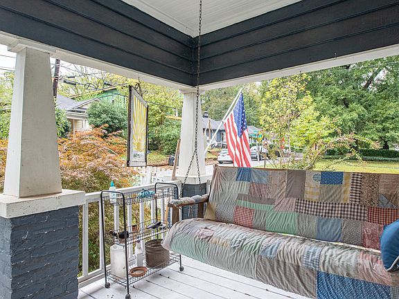 of course there is a porch swing!