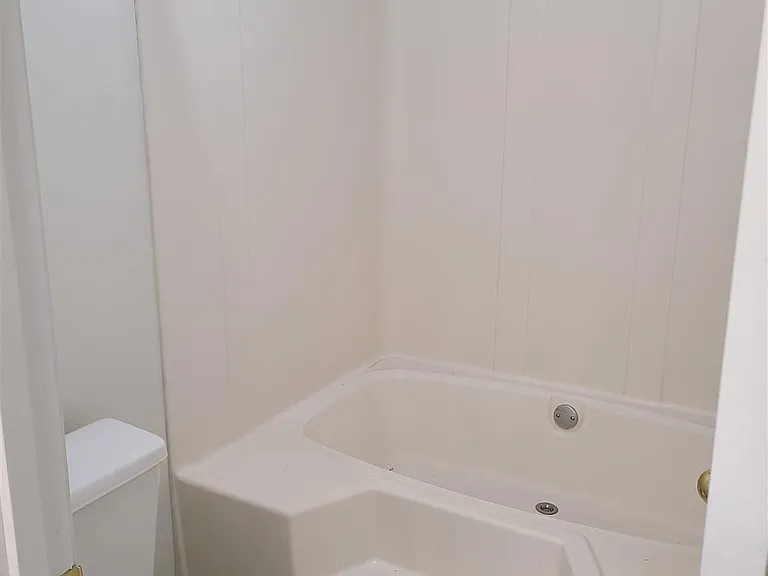 112 Mirabelle Cir — Photo 13