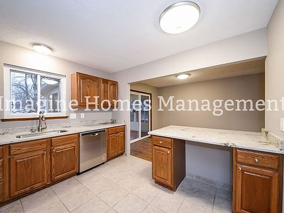 5th image of 6734 Duneden Ave