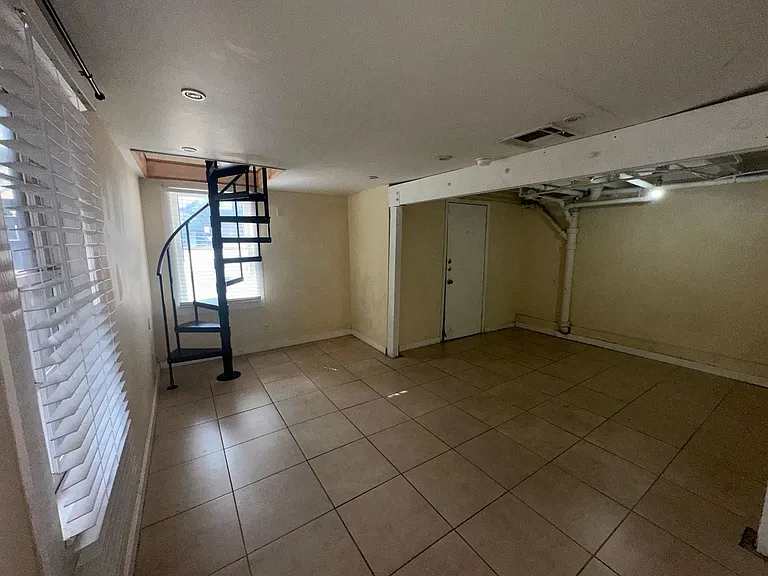 1803 Nueces St — Photo 8