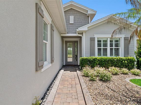 2nd image of 1689 VICTORIA GARDENS DRIVE