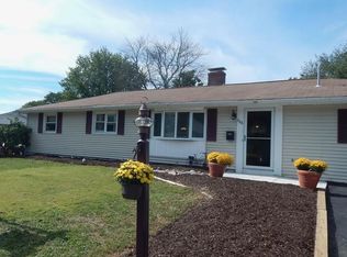 115 Poole Cir, Holbrook, MA 02343