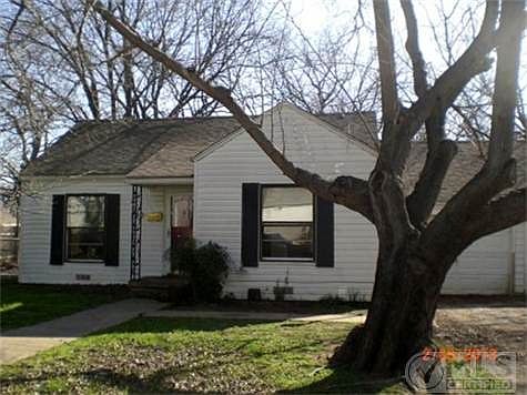 3rd image of 210 NE 32nd St