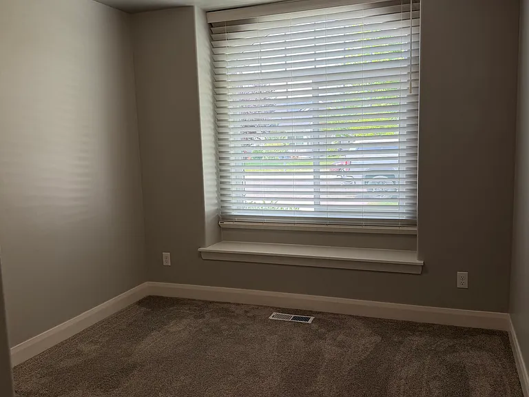 5493 W Los Flores St — Photo 10