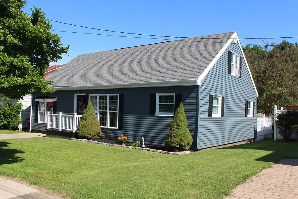 313 Spring St photo 1