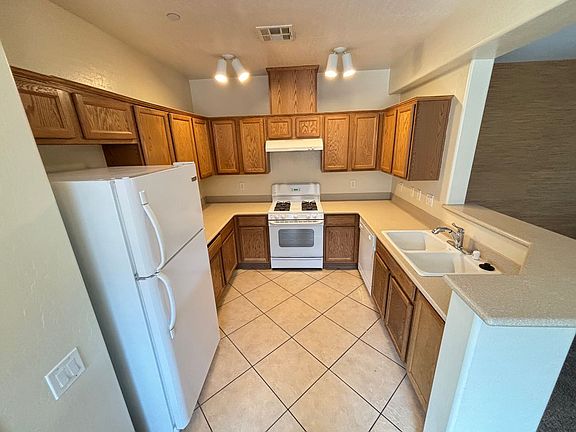 4th image of 6868 Sky Pointe Dr Unit 2022