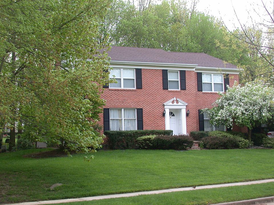 2nd image of 740 Taunton Rd