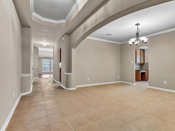 4th image of 4934 Royal Arbor Ln