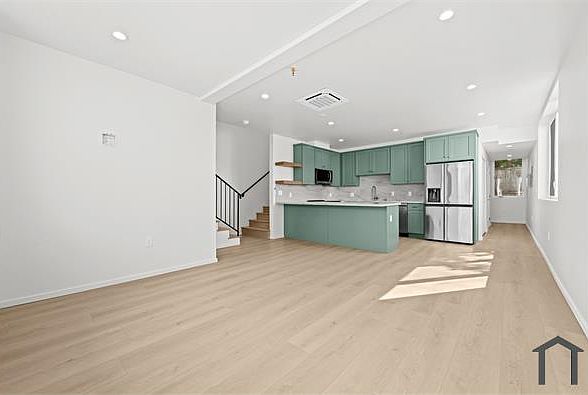 1st image of 862 S Curson Ave #1/2